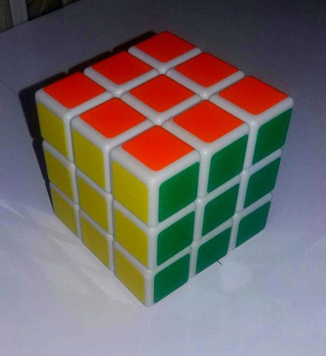 Кубик Рубика (среднего размера)