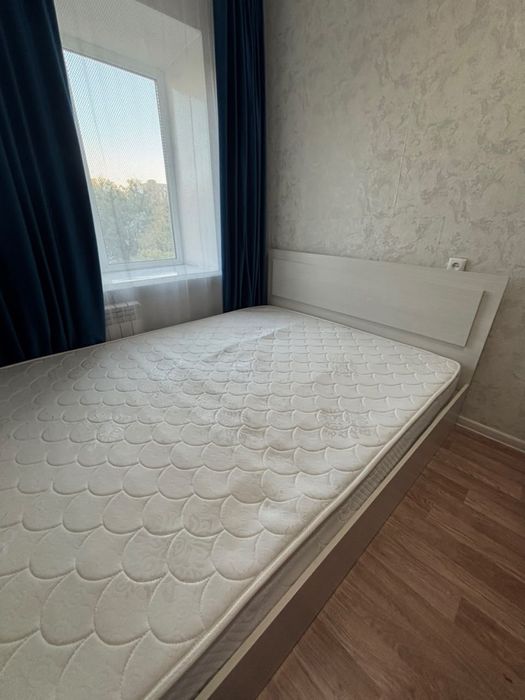 Продам двуспальную кровать