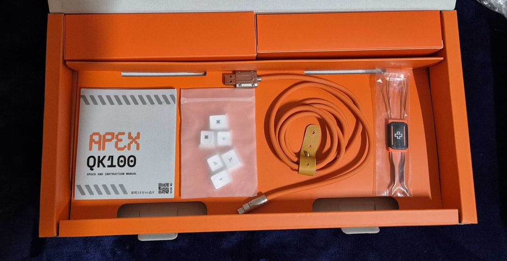 Tastatură Mecanică QwertyKey100 Apex RGB