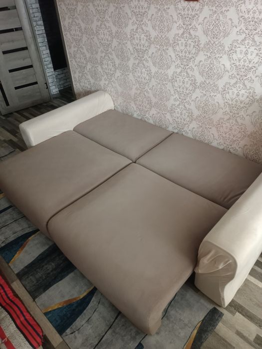 Диван состояние новый.