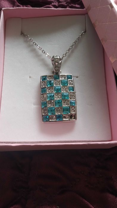 Дамски, сребърен комплект-гривна и ланец  В кутия