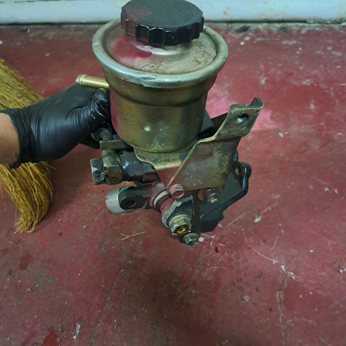 Запчасти тойота карина е