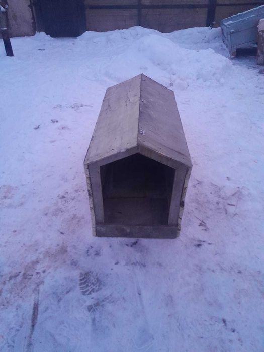 Продам три будки для собак