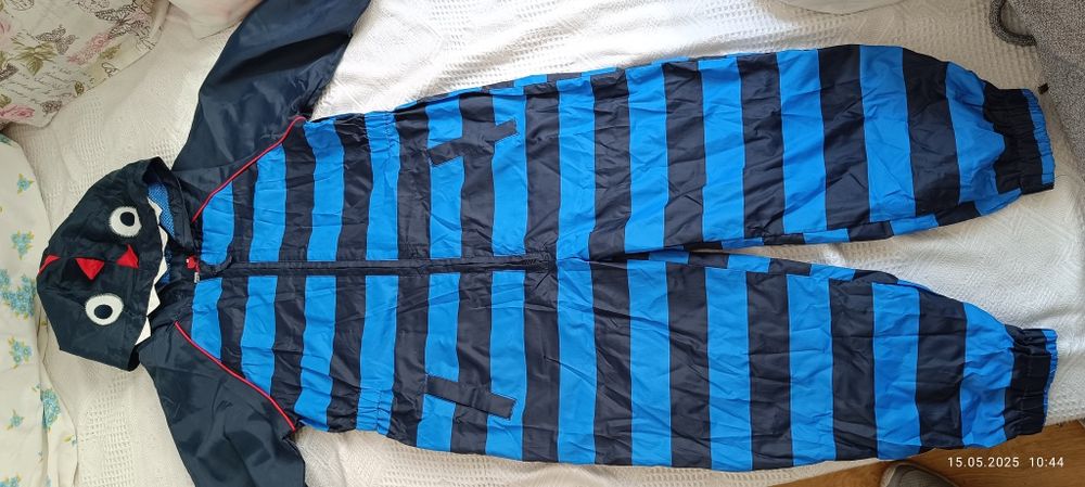 Ветровка "Космонавтче" за дъждовно и ветровито време . 4-5г, 104-110см