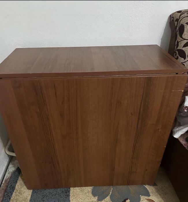 Продам стол книжка буу