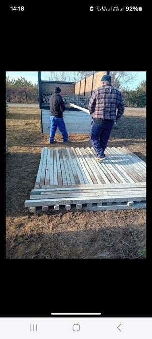 Vând spalieri din beton  pentru gard  și viee