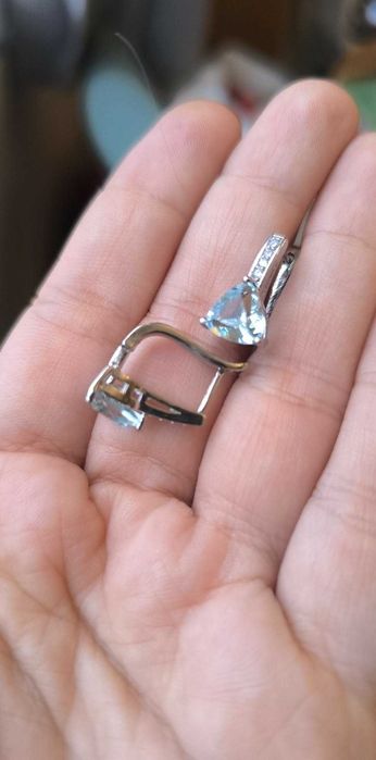 Нови сребърни обеци с цветни кристали и английско закопчаване