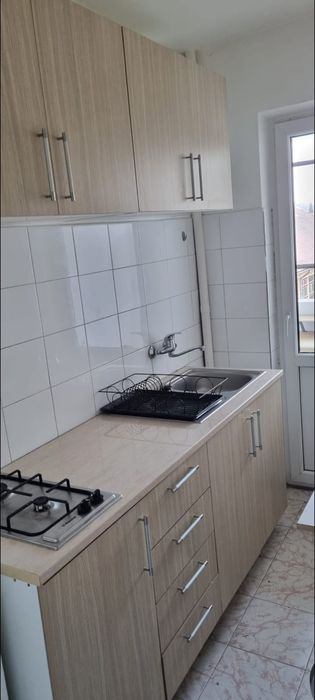 Inchiriez Garsoniera pe strada Plopilor .
Garsoniera este renovata si