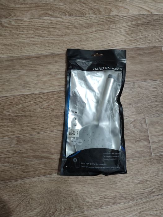 Продам смеситель для ванны