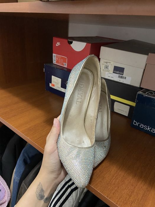 Срочно дешево по 3000