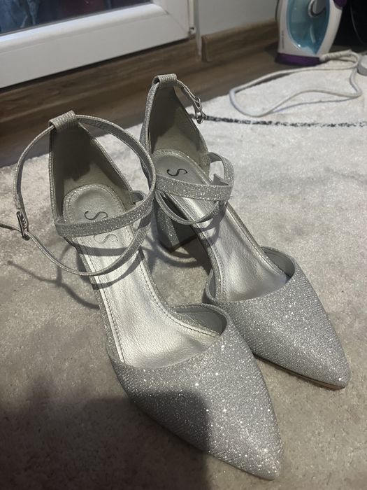 Официални обувки и чантичка (сребристи)