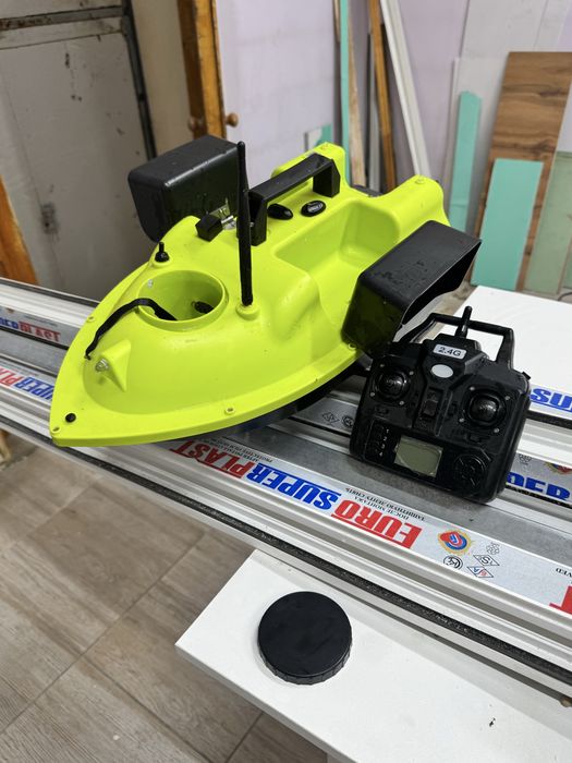 Прикормочный кораблик  Flytec D18BD