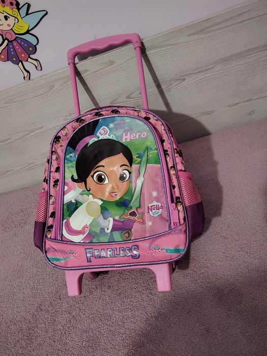 Детска раничка на колелца