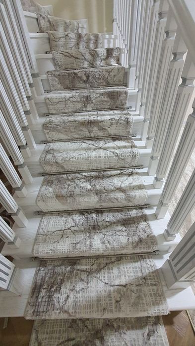 Gilam averlok qilish kesish tikish