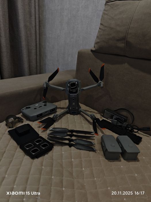 Дрон DJI Air 2S Fly More Combo серый