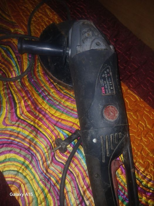 Vând - Rotopercutor Makita hr2470 -   flex Putere: 2000 W