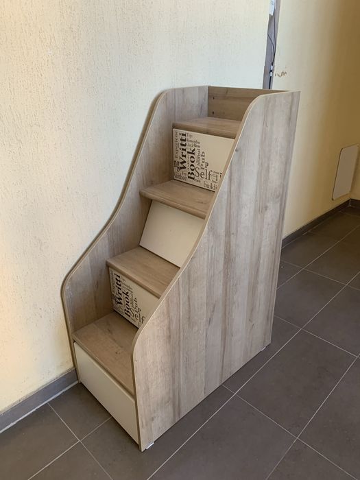 Летсница-с шкафчиками