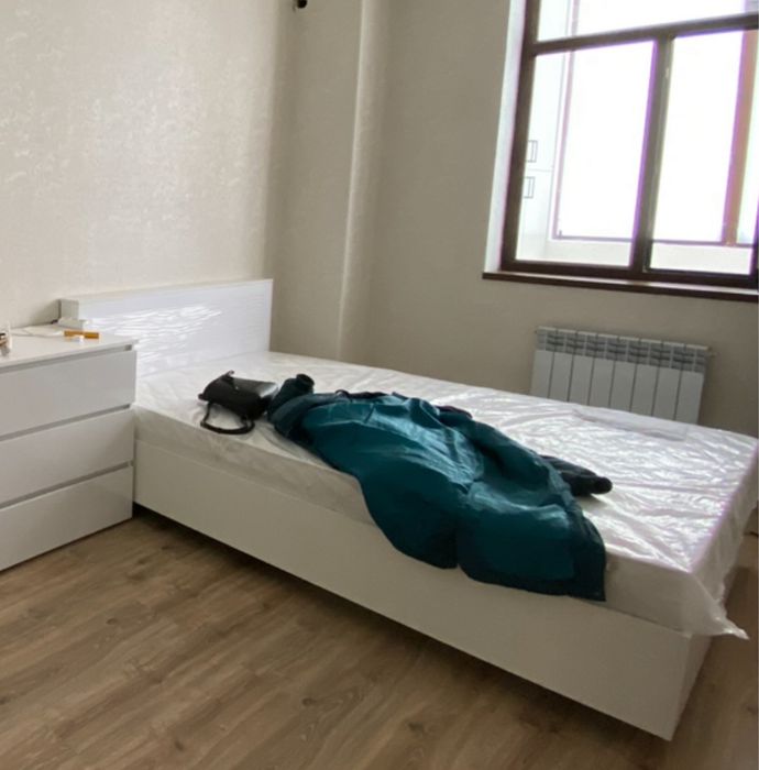 Кровать с матрасом