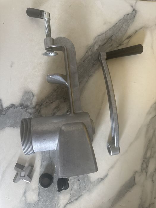 Мясорубка ручная