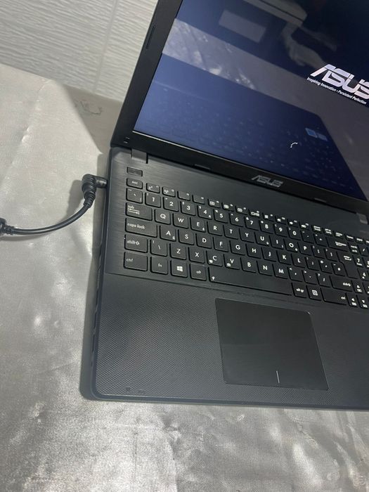Vând laptop x551c stare bună