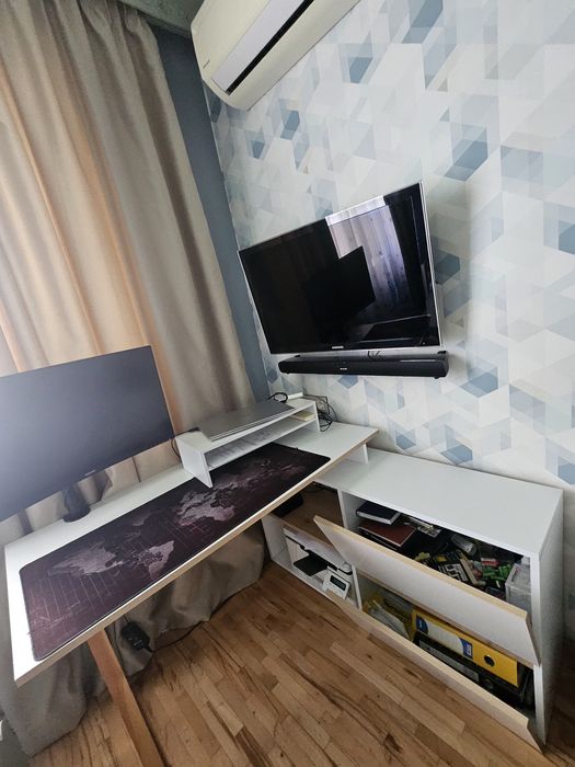 Бюро с офис модул