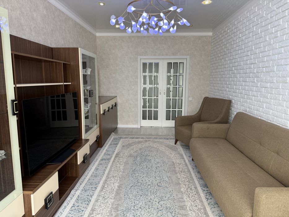 2-ком кв 70 м2 .