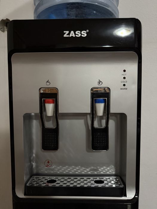 Dozator de apă cu minifrigider