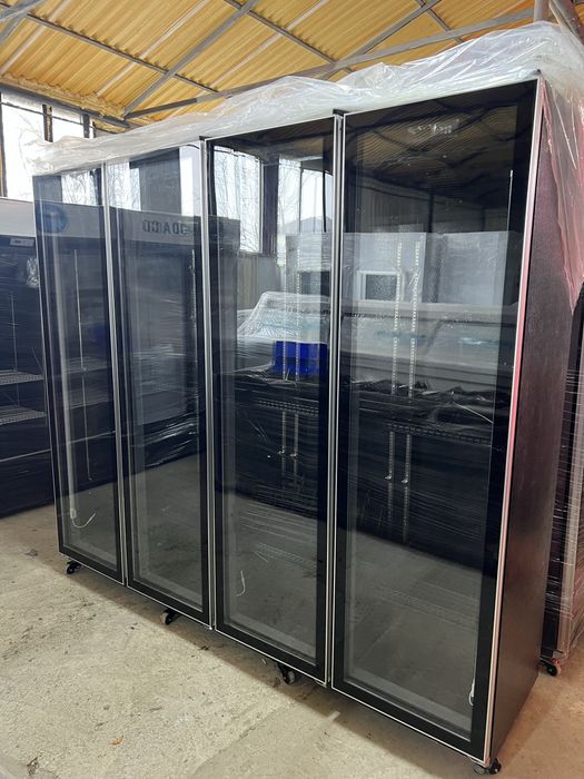 Vitrina frigorifica verticala cu 4 usi pentru sucuri sau flori