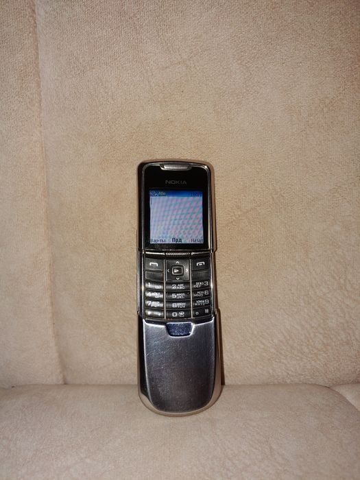 Продаеться телефон Nokia 8800