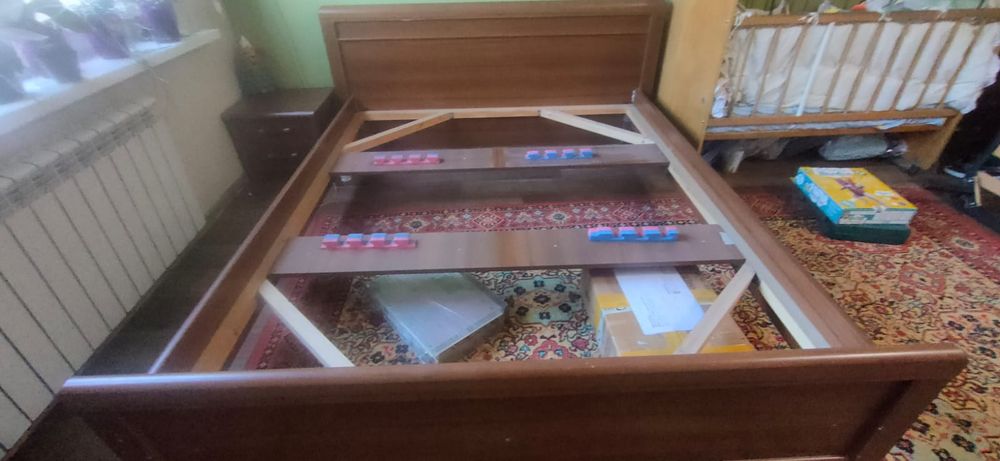 Кровать двуспальная