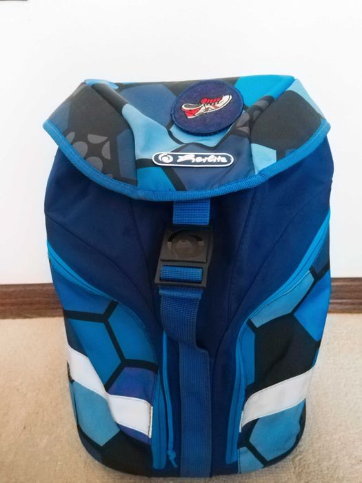 Раница Herlitz + мешка + 2 бр. несесера + дървено сметало.