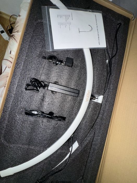 Lampă LED Moon Light semicirculară Tabya Lashes – profesională