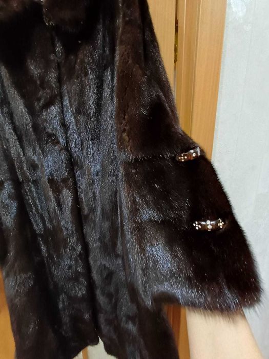 Продам норкавую шубу
