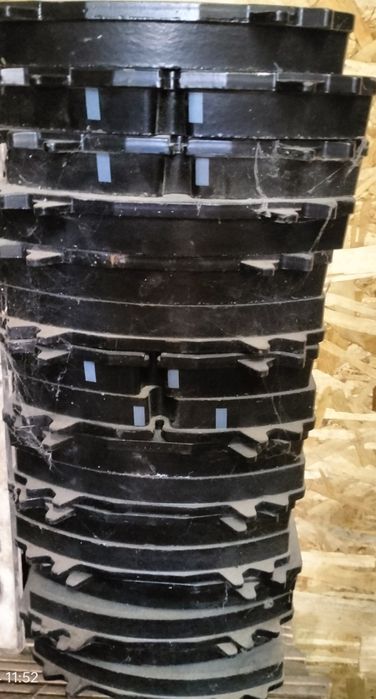 Vând plăcuțe pentru camion și remorcă