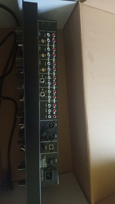 De vânzare mixer DJ Behringer NOX1010 – stare foarte bună