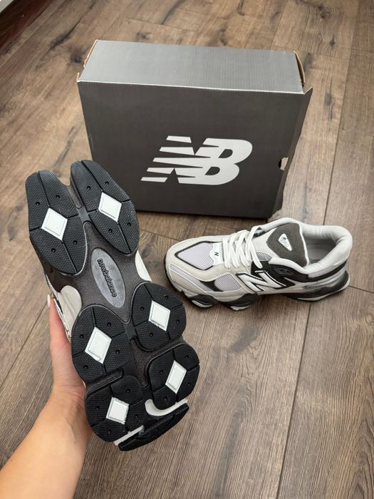 Adidasi New Balance 9060