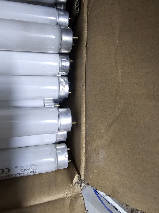 Срочно продам дневной Лампочка рабочий 120 см б/у