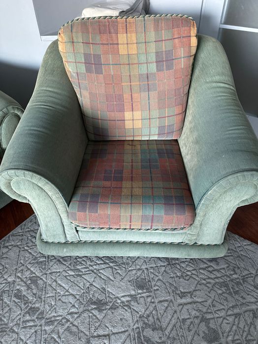 Продам диван +2 кресло , самовывоз.