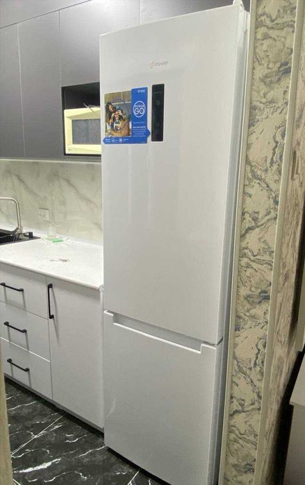 Холодильник Indesit ITS 5200 W новый