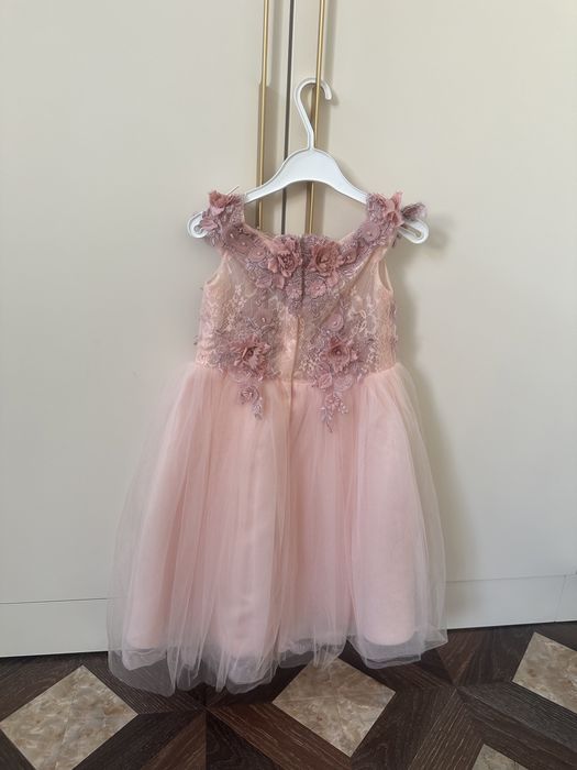 Красивое платье для девочки