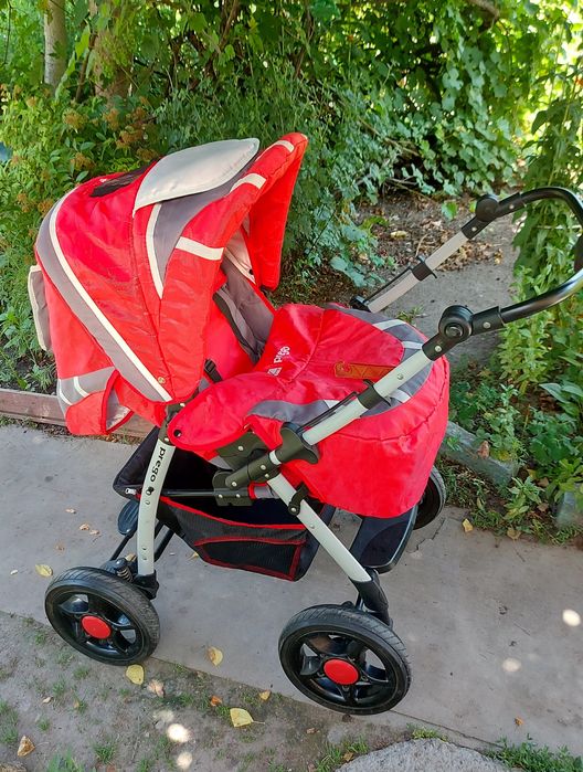 Коляска        .