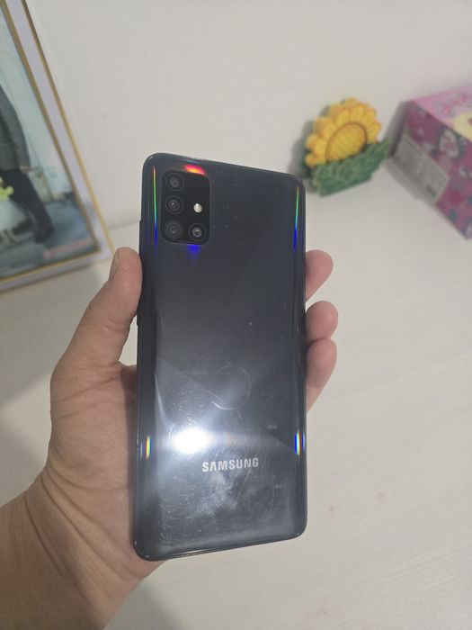 Продам телефон Samsung A51