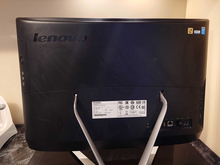 AIO Lenovo C560 - 23 inch, 16 GB RAM, i7 4770, 500 GB, Touchscreen