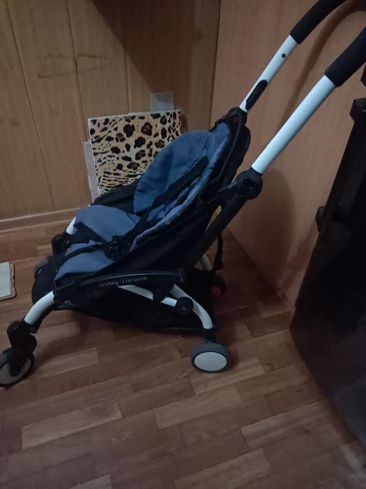 Коляска складная Baby Thron