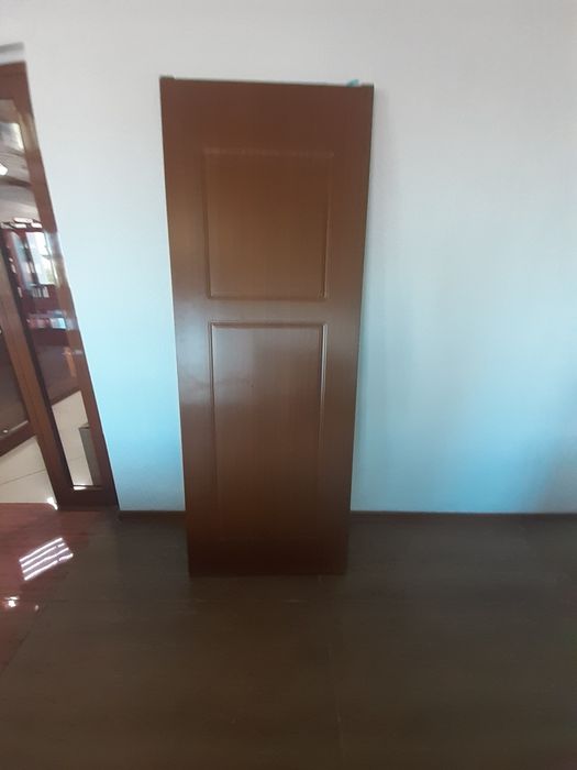 Продам межкомнатные двери 10 000