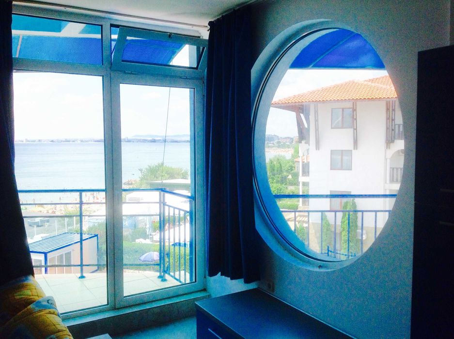 Aпартамент на първа линия на плажа в Свети Влас