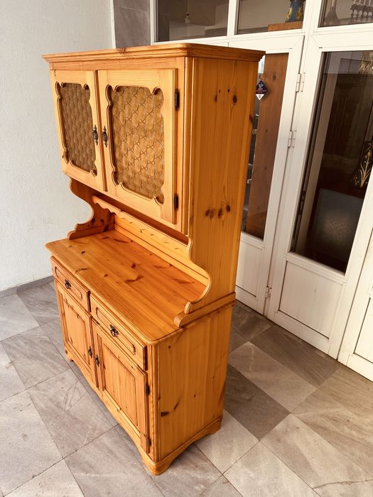 Масивен дървен бюфет / кухненски шкаф – Италия