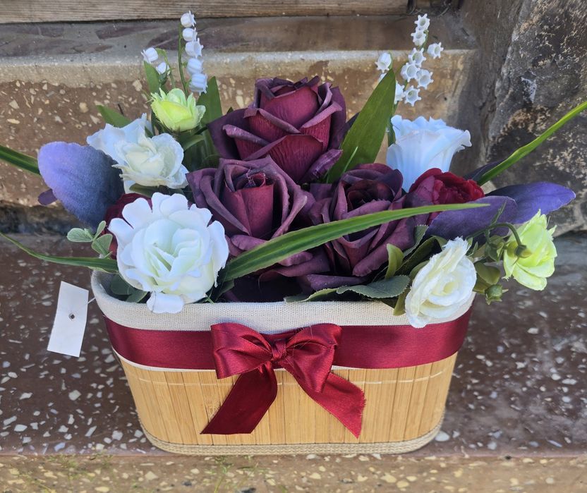 Velvet roses aranjament artificial