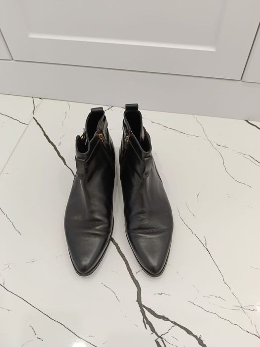 Продается туфли и полуботинки