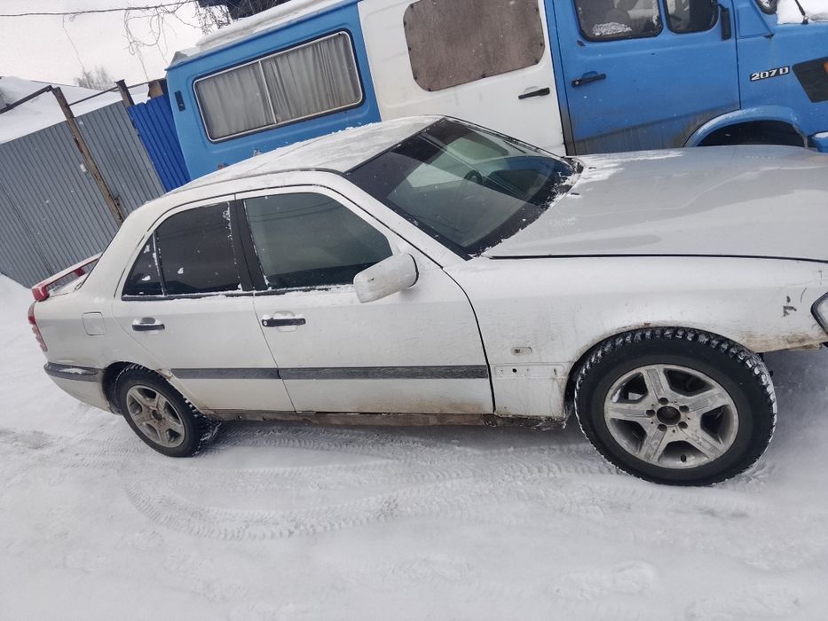 В разбор Мерседес с180 w 202